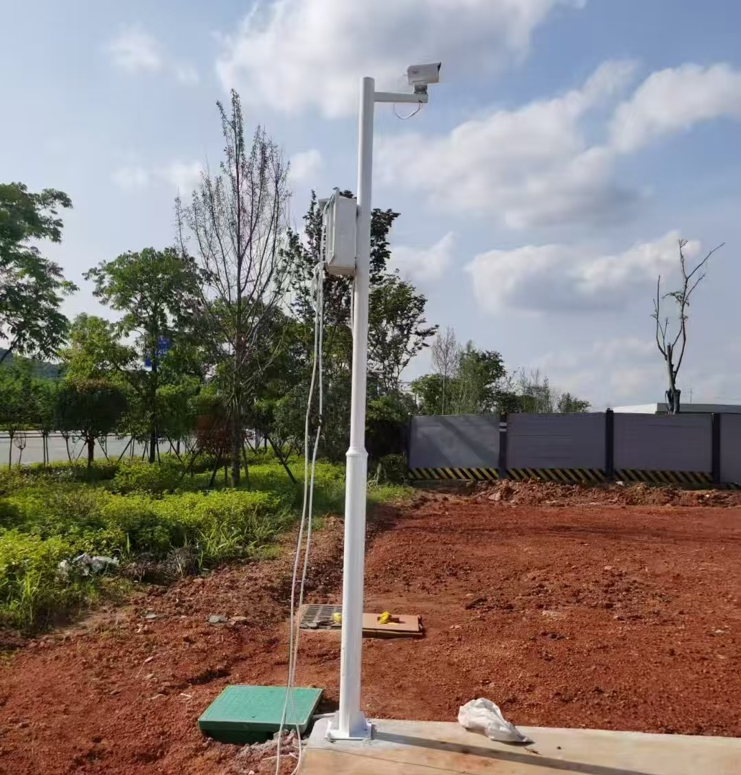 大型户外监控摄像头安装图